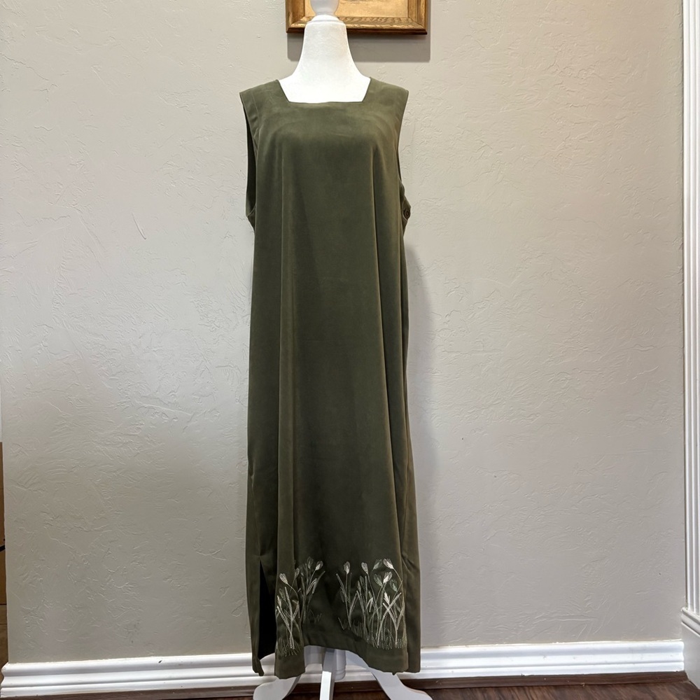 Decorated Originals Olive Green Sleeveless Midi Dress – Embroidered Hem LG